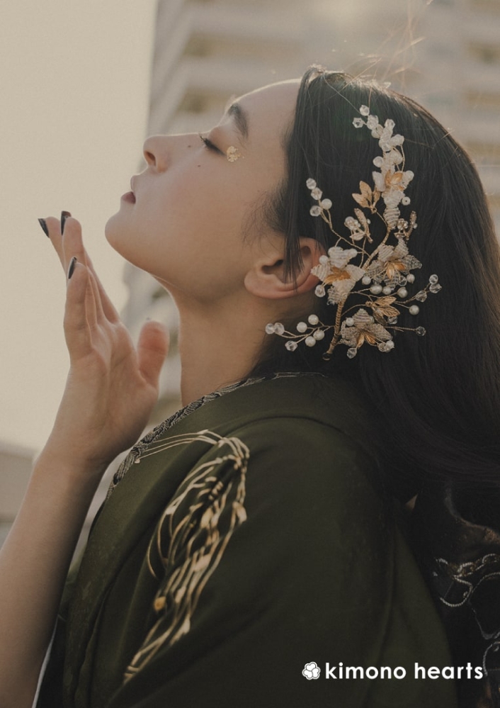 【キモノハーツ】成人式の振袖レンタル・購入 卒業式の袴レンタル 【モードスタイル】 桜 カーキ 緑 無地 ゴールド 弓ライカ シンプル 最先端 都会的 シック 大人 はたちの集い 最新トレンドのかわいいお洒落な振袖をお安くお得に KH-464
