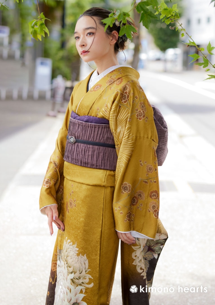 【キモノハーツ】成人式の振袖レンタル・購入 卒業式の袴レンタル 【モードスタイル】 からし 黄色 マスタード 黒 ぼかし 花 菊 梅 かっこいい クール 弓ライカ シンプル 最先端 都会的 シック 大人 二十歳の集い 最新トレンドのかわいいお洒落な振袖をお安くお得に FL-B316