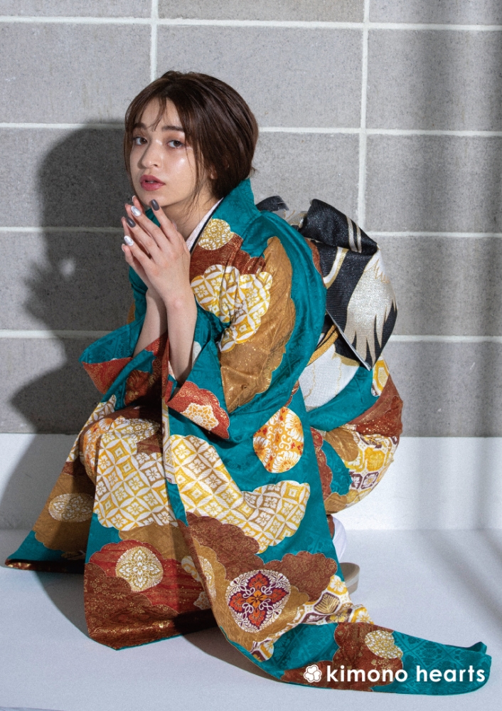 【キモノハーツ】成人式の振袖レンタル・購入 卒業式の袴レンタル 【モードスタイル】　青緑　茶色　金　ターコイズブルー　雲取り　瑞雲　七宝柄　シンプル　最先端　都会的　シック　二十歳の集い　クール　かっこいい　日向カリーナ　ヴィンテージ　アンティーク　大人　最新トレンドのかわいいお洒落な振袖をお安くお得に　FL-0401