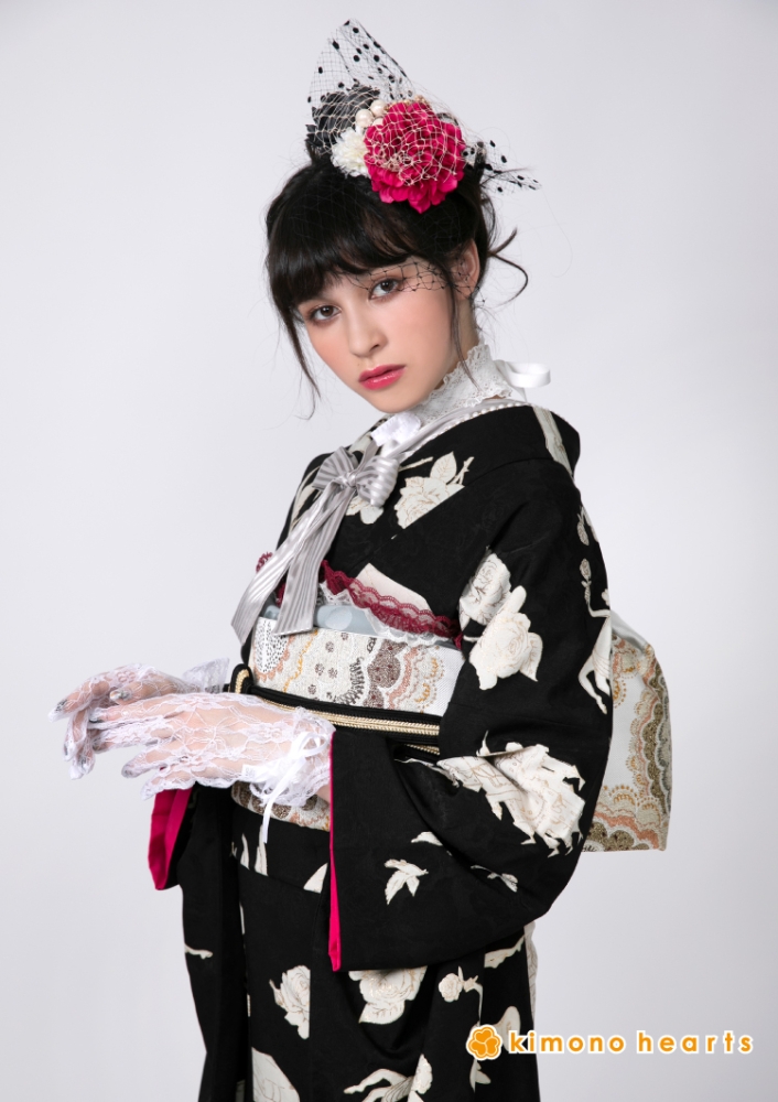 【キモノハーツ】成人式の振袖レンタル・購入 卒業式の袴レンタル 【ゴシック】　白　黒　モノトーン　天使　お城　薔薇　ロリータ　西尾エイミ　ダーク　ドーリー　ゴスロリ　パンク　中世　ドール　最新トレンドのかわいいお洒落な振袖をお安くお得に　FL-9103