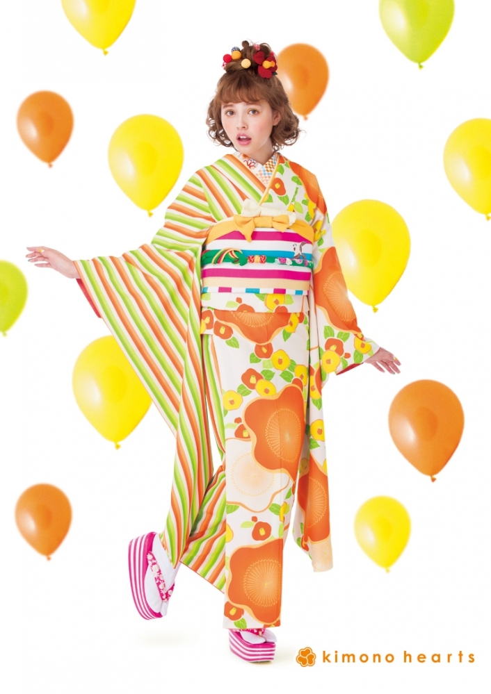 【キモノハーツ】成人式の振袖レンタル・購入 卒業式の袴レンタル 【レトロモダン】 キモノハーツオリジナル振袖 黄緑 オレンジ 橙色 半身仕立て ストライプ 梅 椿 LARME掲載 加藤ナナ カラフル 派手 キッチュ ポップ 個性的 かわいい 昭和 二十歳の集い 最新トレンドのかわいいお洒落な振袖をお安くお得に KH-278