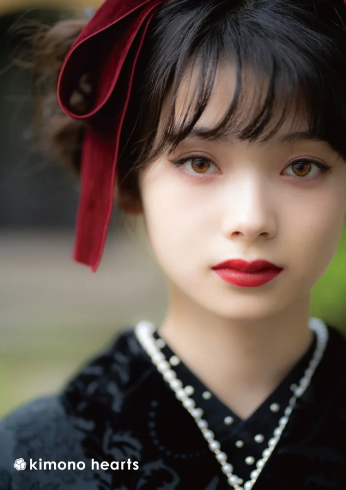 成人式 ゴシック 黒 無地 柄少なめ 加藤ナナ ブリッジマン遊七 南琴奈 ダーク ドーリー ゴスロリ 振袖 洋風 二十歳の集い