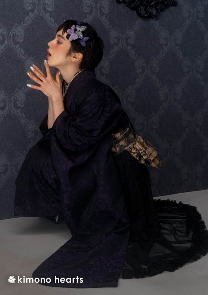 ジュリアンヌ【キモノハーツ】成人式の振袖レンタル・購入 卒業式の袴レンタル 【ゴシック】 紫 黒 シック 薮下汀麻 ダーク ドーリー ゴスロリ パンク 中世 ドール 最新トレンドのかわいいお洒落な振袖をお安くお得に KH-387