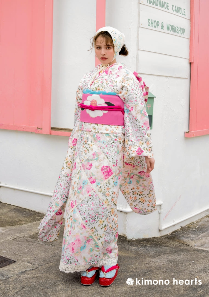 洋風 白 ピンク 小花 加藤ナナ 【キモノハーツ】成人式の振袖レンタル・購入 卒業式の袴レンタル 【レトロモダン】 カラフル 総柄 キッチュ ポップ 個性的 かわいい 昭和 最新トレンドのかわいいお洒落な振袖をお安くお得に KH-568